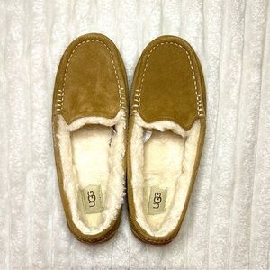 Like New UGG Suede Loafers Women’s Size 8 Ansley Slipper Brown Tan Moccasin